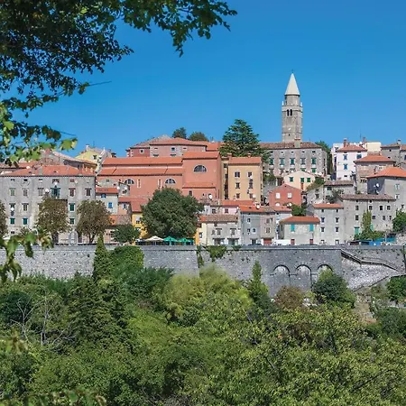 6 Bedroom Awesome In Labin Holiday home *